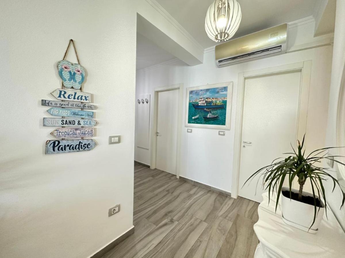 Sofia'S Holiday Apartment Vlorë Esterno foto