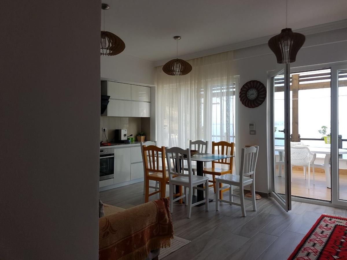 Sofia'S Holiday Apartment Vlorë Esterno foto